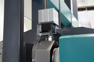 Pneumatyczne sterowanie dociskiem szkła